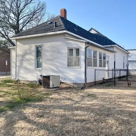 Image 2 - 415 North Norton Avenue, Norton, KS 67654, USA - House for sale