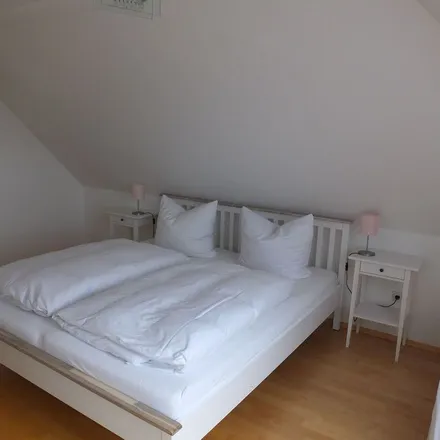 Rent this 2 bed apartment on Niederwaldplatz 7 in 01277 Dresden, Germany