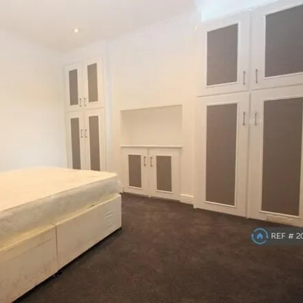 Image 7 - 52 Howitt Road, London, NW3 4LT, United Kingdom - Apartment for rent
