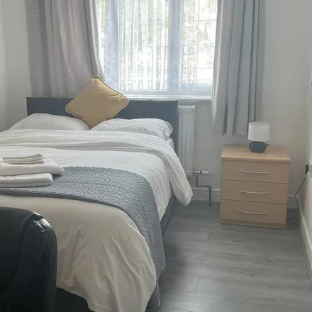 Rent this 1 bed house on London in IG4 5BJ, United Kingdom