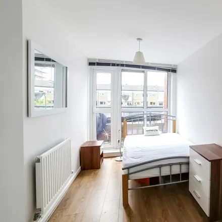 Rent this 4 bed room on Candy Street in London, E3 2JW