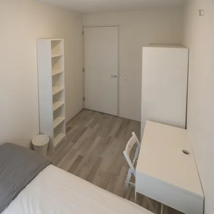 Rent this 5 bed room on Carnapstraat 220 in 1062 KT Amsterdam, Netherlands
