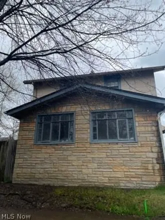 Image 2 - 460 Baird St, Akron, Ohio, 44311 - House for sale