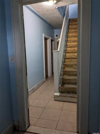 Image 7 - 35-64 91st Street, New York, NY 11372, USA - House for sale