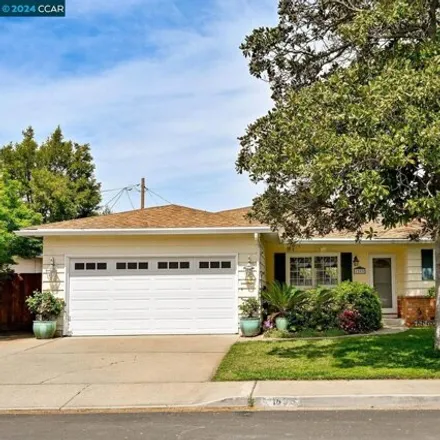 Buy this 3 bed house on 4594 Coolidge Street in Concord, CA 94521