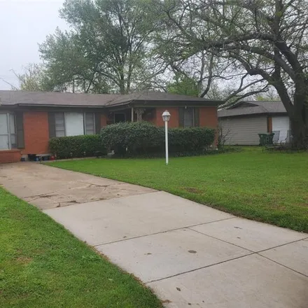 Buy this 3 bed house on 922 Dora Street in Bedford, TX 76022