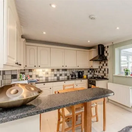 Image 2 - 12 Lee Close, Patchway, BS34 5EH, United Kingdom - Duplex for sale