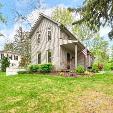 Buy this 3 bed house on East Clinton Street in Doylestown, Wayne County