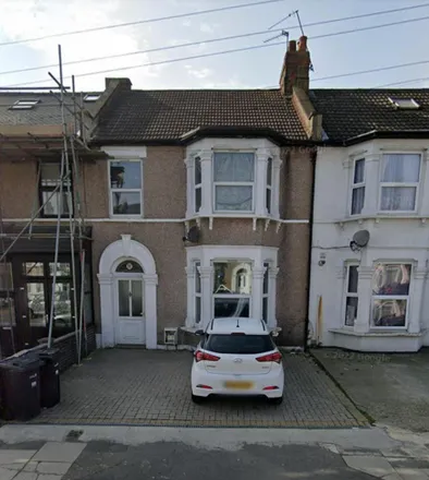 Rent this 3 bed room on Park Road in Loxford, London