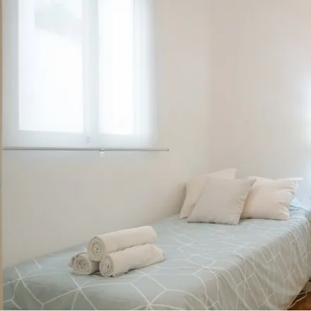 Rent this 3 bed room on Madrid in Calle de Don Ramón de la Cruz, 49