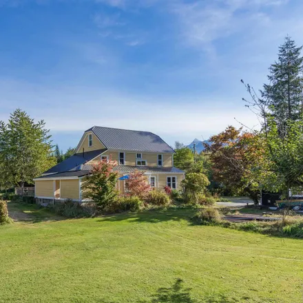 Buy this 7 bed house on The Crabapple Cafe in 41701 Government Road, Squamish