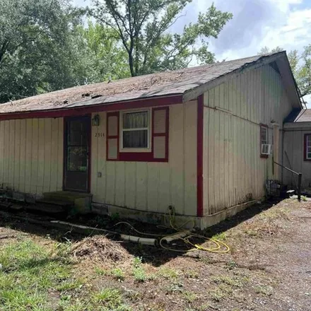 Buy this 3 bed house on 2950 West 32nd Avenue in Pine Bluff, AR 71603