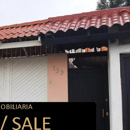 Buy this studio house on Calle Lucio Marmolejo 140 in Zona De Oro, 38020 Celaya