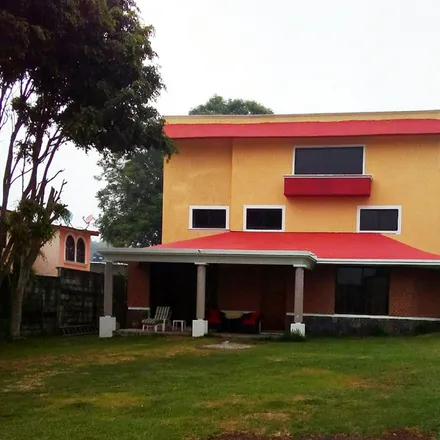 Rent this 4 bed house on Callejón 16 de Septiembre in 91303 Banderilla, VER