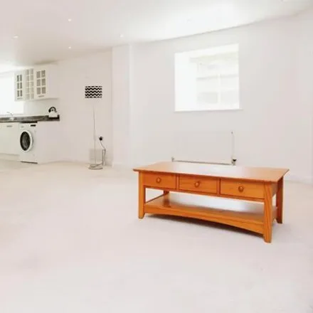 Image 6 - William Wood House, Corte Spry, Truro, TR1 2GE, United Kingdom - Apartment for rent