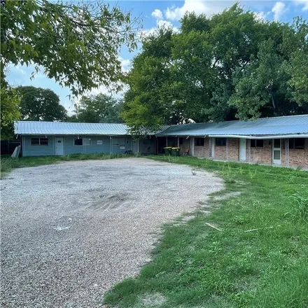 Buy this studio duplex on 405 Ward Street in Marlin, TX 76661