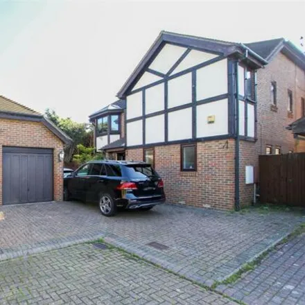 Buy this 5 bed house on Dukes Ride in London, UB10 8DA