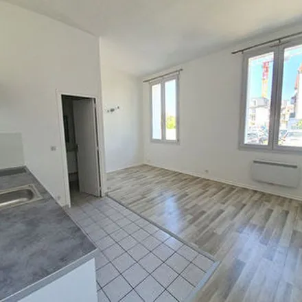 Rent this 2 bed apartment on Rue de la Mare au Chanvre in 91700 Sainte-Geneviève-des-Bois, France