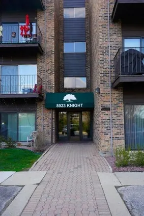 Image 2 - 8927 North Knight Avenue, Maine Township, IL 60016, USA - Condo for sale