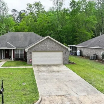 Buy this 3 bed house on 297 Eagle Creek in Wetumpka, AL 36092