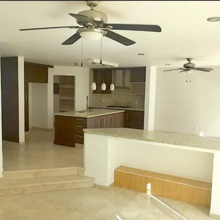Buy this 3 bed house on Vallarta in 45640 Tlajomulco, JAL