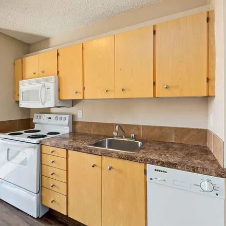 Image 7 - 1228 13 Avenue SW, Calgary, AB T3C 0T1, Canada - Apartment for rent