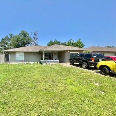 Image 2 - 749 East Frolich Drive, Midwest City, OK 73110, USA - House for sale