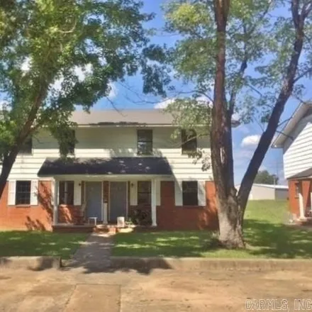Rent this 2 bed townhouse on 982 McCulloch Street in Beebe, AR 72012