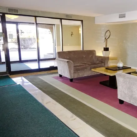 Image 3 - Lincolnwood Suites Condominium, 4601 West Touhy Avenue, Lincolnwood, Niles Township, IL 60712, USA - House for sale