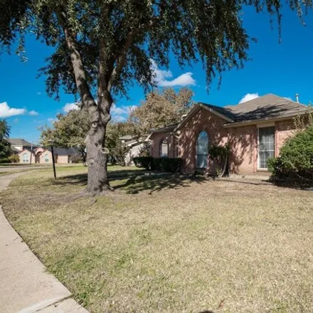 Image 2 - 725 Creekside Drive, Mesquite, TX 75181, USA - House for rent