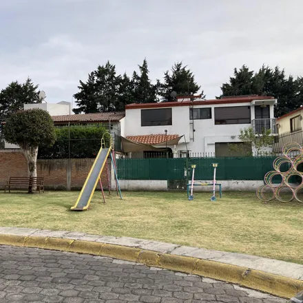 Buy this studio house on Avenida Estado de México 1332 in Fraccionamiento Vitrales, 52140 Metepec