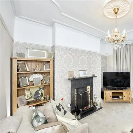 Image 5 - Avonmore Avenue, Liverpool, L18 8AW, United Kingdom - Townhouse for sale