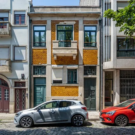 Image 7 - Capela da Confraria de Santo Ildefonso, Rua do Duque da Saldanha, 4000-420 Porto, Portugal - Apartment for rent