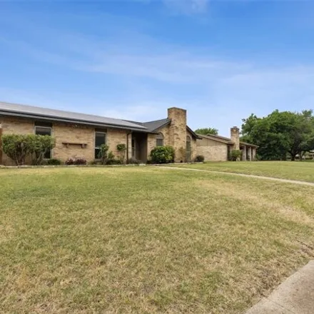 Image 2 - 1110 Meadow Creek Dr, Lancaster, Texas, 75146 - House for sale