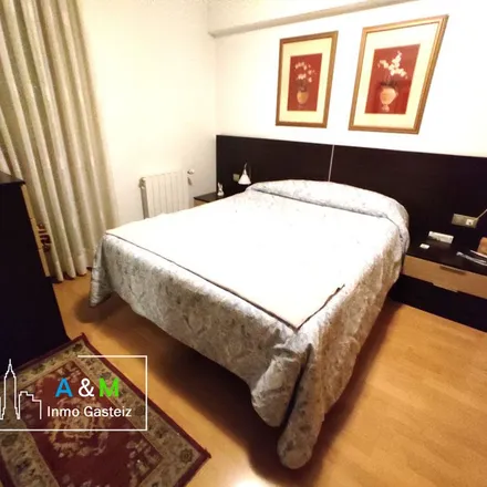 Rent this 2 bed apartment on Olarizu hiribidea/Avenida de Olárizu in 01006 Vitoria-Gasteiz, Spain