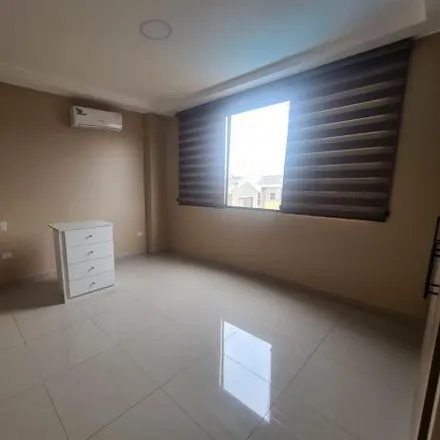 Rent this 2 bed apartment on unnamed road in 091910, La Aurora