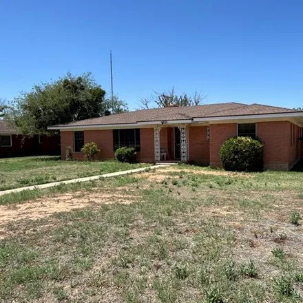 Buy this 3 bed house on 1709 Kentucky Way in Big Spring, TX 79720