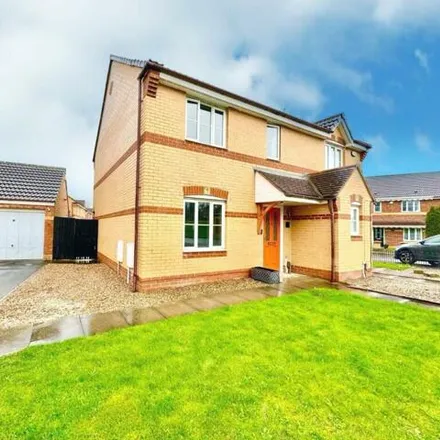 Buy this 3 bed duplex on Farthingale Way in Middlesbrough, TS8 9RW