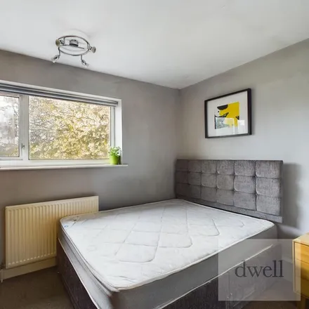 Rent this 1 bed room on Sefton Avenue in Leeds, LS11 7BA