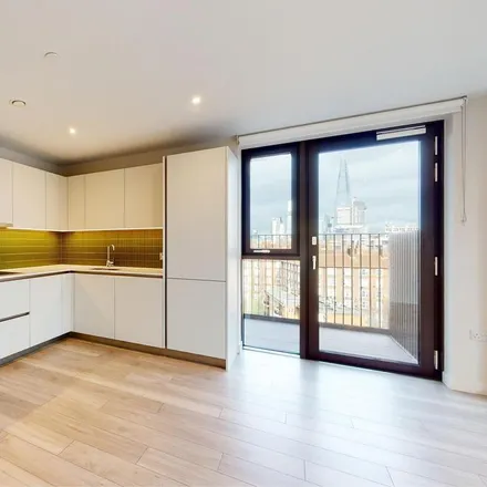 Image 2 - City Lights Point, 64 New Kent Road, London, SE1 6GB, United Kingdom - Apartment for rent