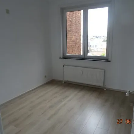Rent this 3 bed apartment on Chemin du Canon 128 in 7000 Mons, Belgium