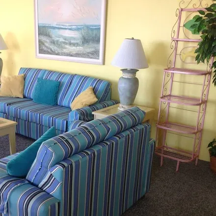Rent this 3 bed condo on Miramar Beach Dr in Pensacola, FL
