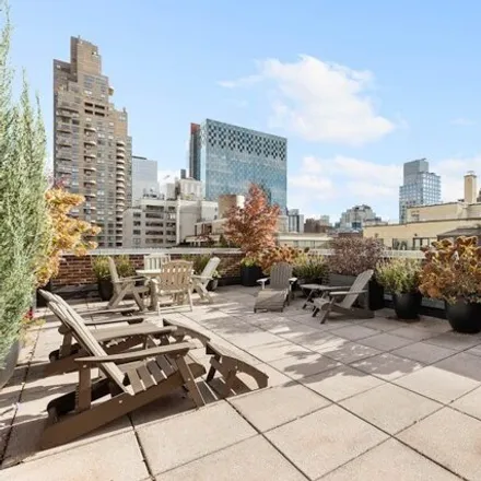 Image 8 - 310 East 70th Street, New York, NY 10021, USA - Apartment for sale