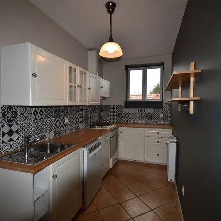Rent this 3 bed apartment on 3 bis Rue Carnot in 21200 Beaune, France