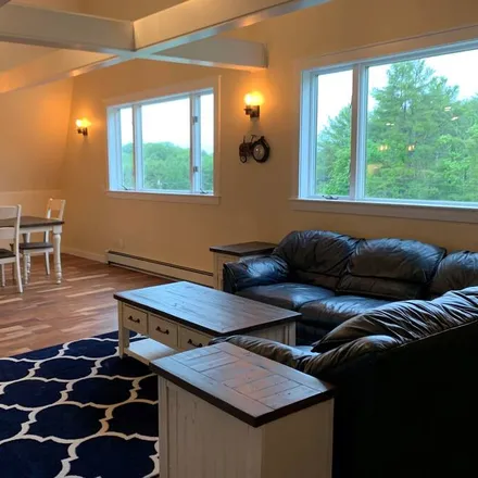 Rent this 3 bed apartment on Damariscotta