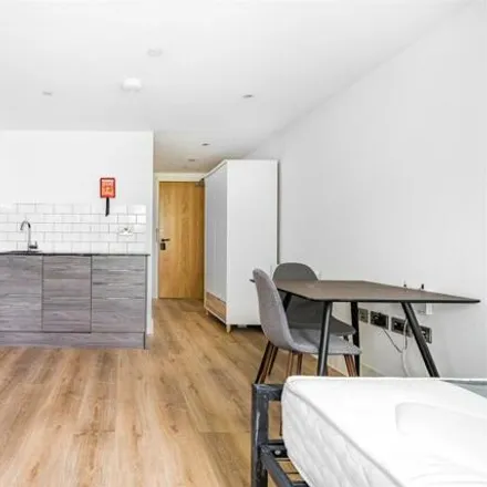 Image 7 - Avion Court, London Road, Northgate, RH10 8FG, United Kingdom - Apartment for rent