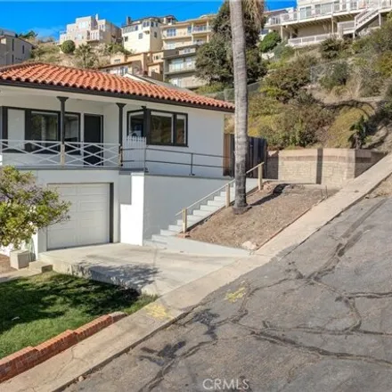 Buy this 3 bed house on 571 San Luis Avenue in Pismo Beach, San Luis Obispo County