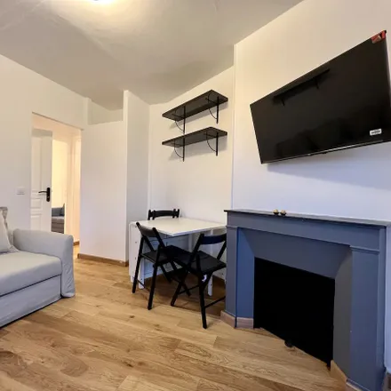 Rent this 2 bed apartment on 24 Rue des Patriarches in 75005 Paris, France