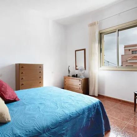 Rent this 3 bed house on DISA ICOD DE LOS VINOS in Avenida Príncipe de España, 40