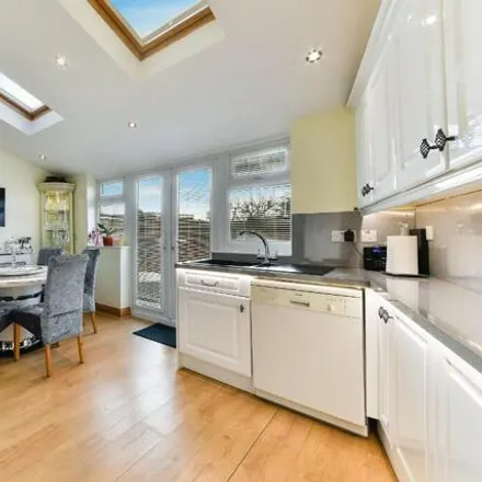 Image 7 - Broomgrove Gardens, South Stanmore, London, HA8 5RN, United Kingdom - Duplex for sale